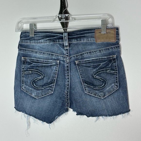 Silver Jeans Co - Suki Capri cut into shorts Size 27 - Picture 2 of 5